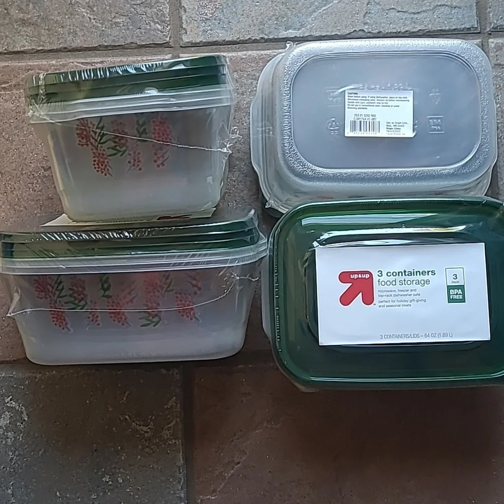 New in packaging! Bulk set of festive holiday food storage containers 64 oz
